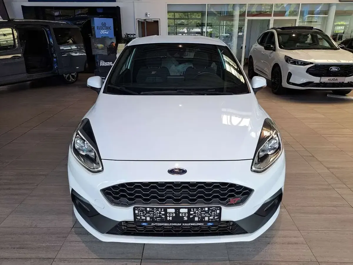 Gebraucht Ford Fiesta ST 200 PS (147 kW) 2019 Weiß Kleinwagen