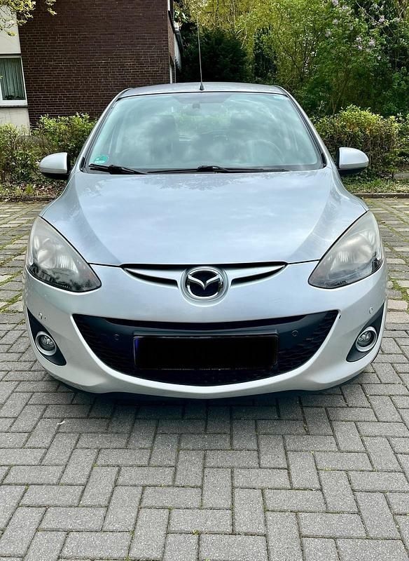 Usata Mazda 2 102 CV (75 kW) 2011 Grigio Utilitaria