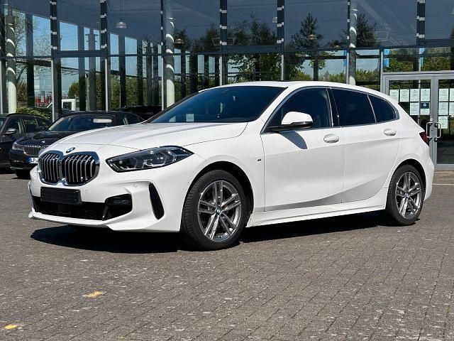 Alpinweiss Gebraucht 2023 BMW 118 M Sport Kleinwagen | 29.170 € (Fairer Preis) - Bild 1/4