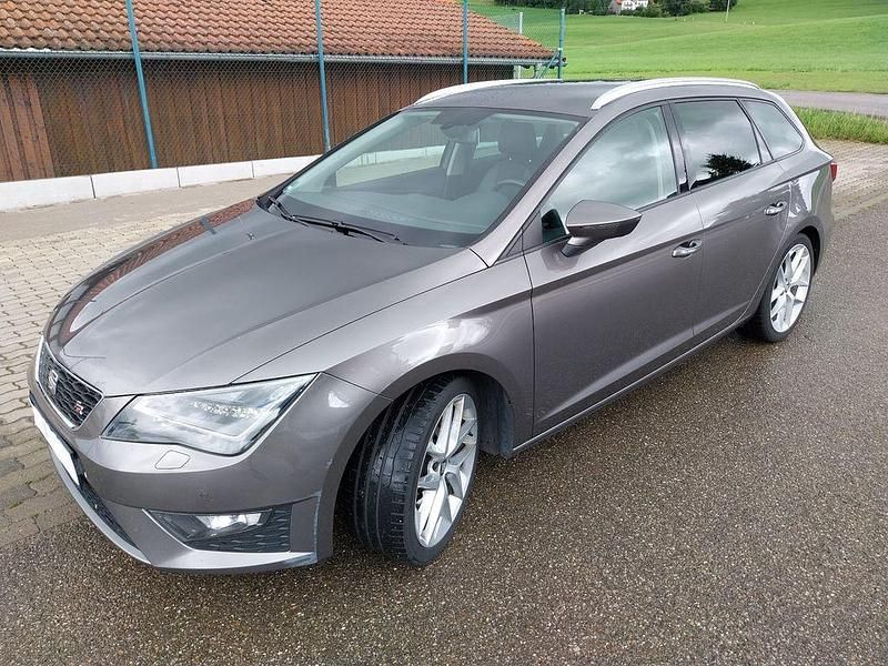 Grau Gebraucht 2014 Seat Leon ST FR Kombi | 6.500 € - Bild 1/4