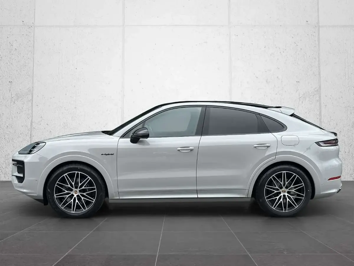 Second-hand Porsche Cayenne Black Edition 470 CP (345 kW) 2025 Kreide SUV