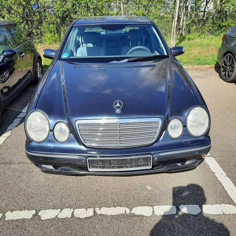 Gebraucht 1999 Mercedes E320 Elegance Limousine | 2.499 € (Superpreis) - Bild 1/4