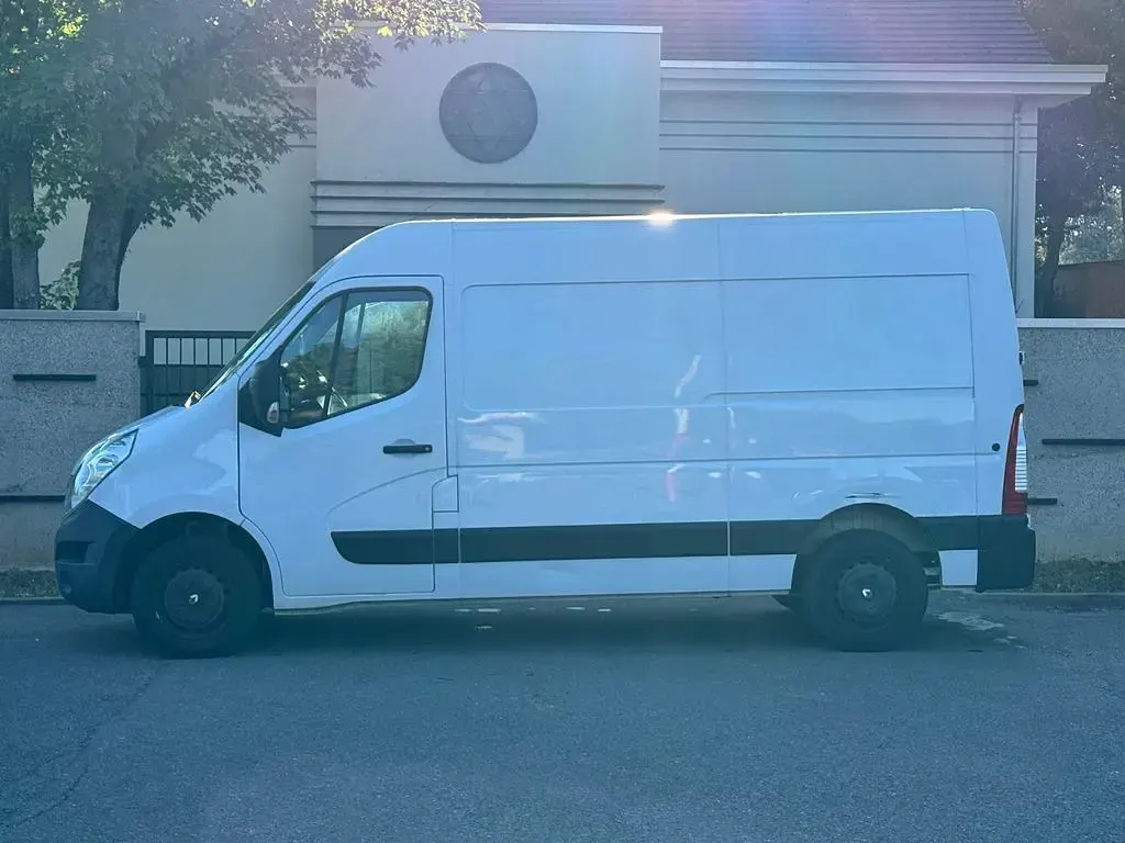 Gebraucht Renault Master 131 PS (96 kW) 2019 Weiß Van / Kleinbus