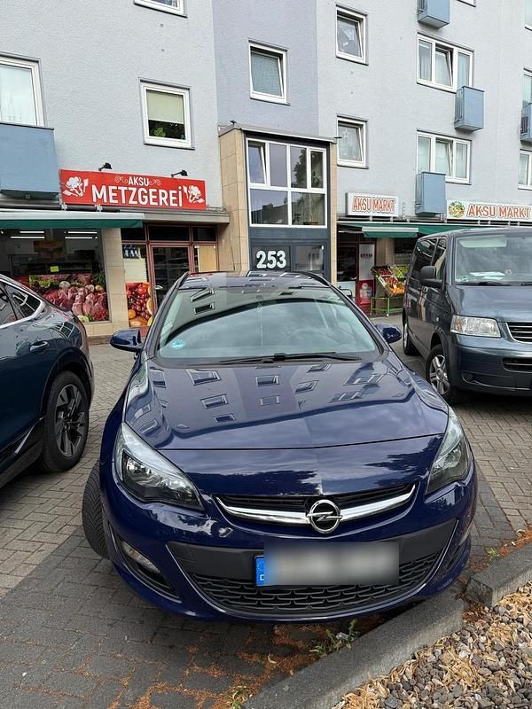 Blau Gebraucht 2016 Opel Astra Kombi | 3.999 € (Guter Preis) - Bild 1/4