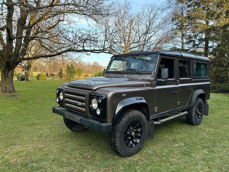 Gebraucht Land Rover Defender 122 PS (89 kW) 2013 Braun SUV