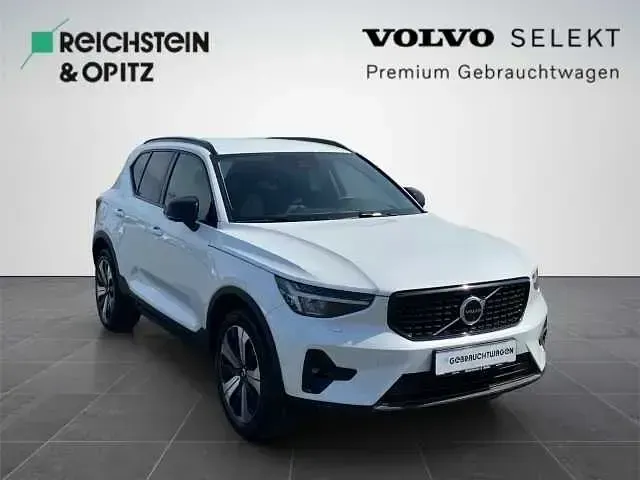 Gebraucht Volvo XC40 Plus 261 PS (191 kW) 2022 Crystal white SUV