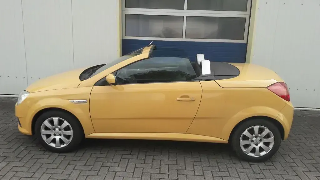 Gebraucht Opel Tigra 90 PS (66 kW) 2004 Gelb Cabrio