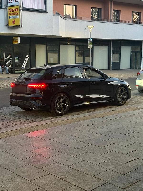 Gebraucht Audi S3 Premium 310 PS (228 kW) 2023 Schwarz Limousine