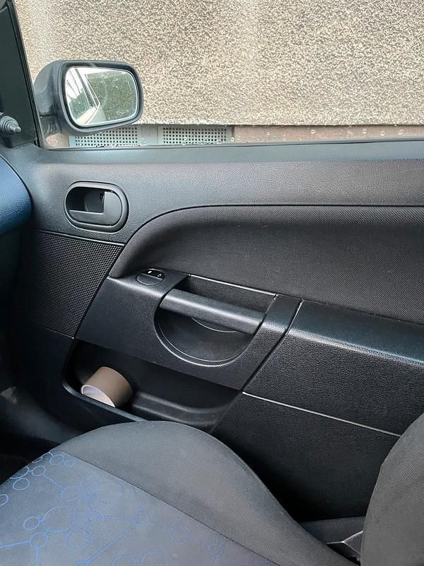 Gebraucht Ford Fiesta 69 PS (50 kW) 2005 Silber Kleinwagen