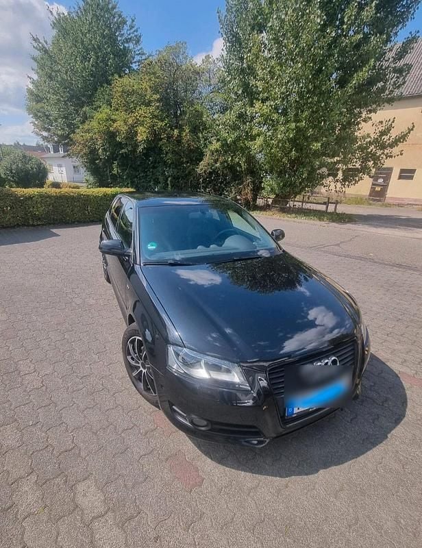 Schwarz Gebraucht 2011 Audi A3 Sportback S-Line Kombi | 5.900 € (Fairer Preis) - Bild 1/4