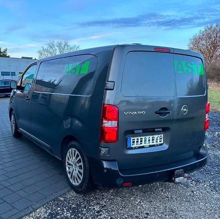 Gebraucht Opel Vivaro Edition 120 PS (88 kW) 2020 Grau Van / Kleinbus