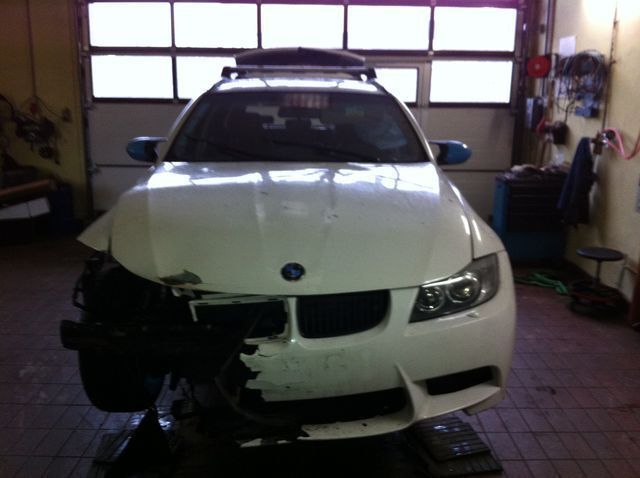 Weiß Gebraucht 2007 BMW 328 Kombi | 5.500 € - Bild 1/4