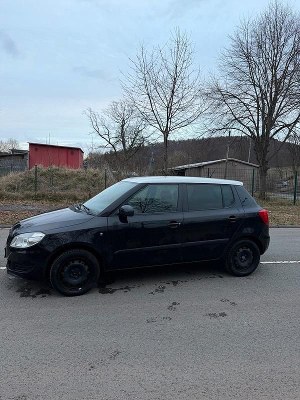 Gebraucht Skoda Fabia 60 PS (44 kW) 2011 Schwarz Limousine