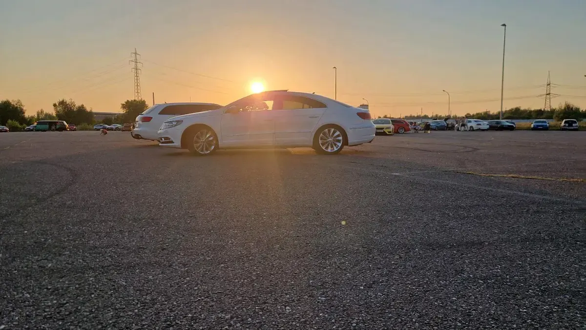Gebraucht VW Passat 184 PS (135 kW) 2018 Weiß Coupé