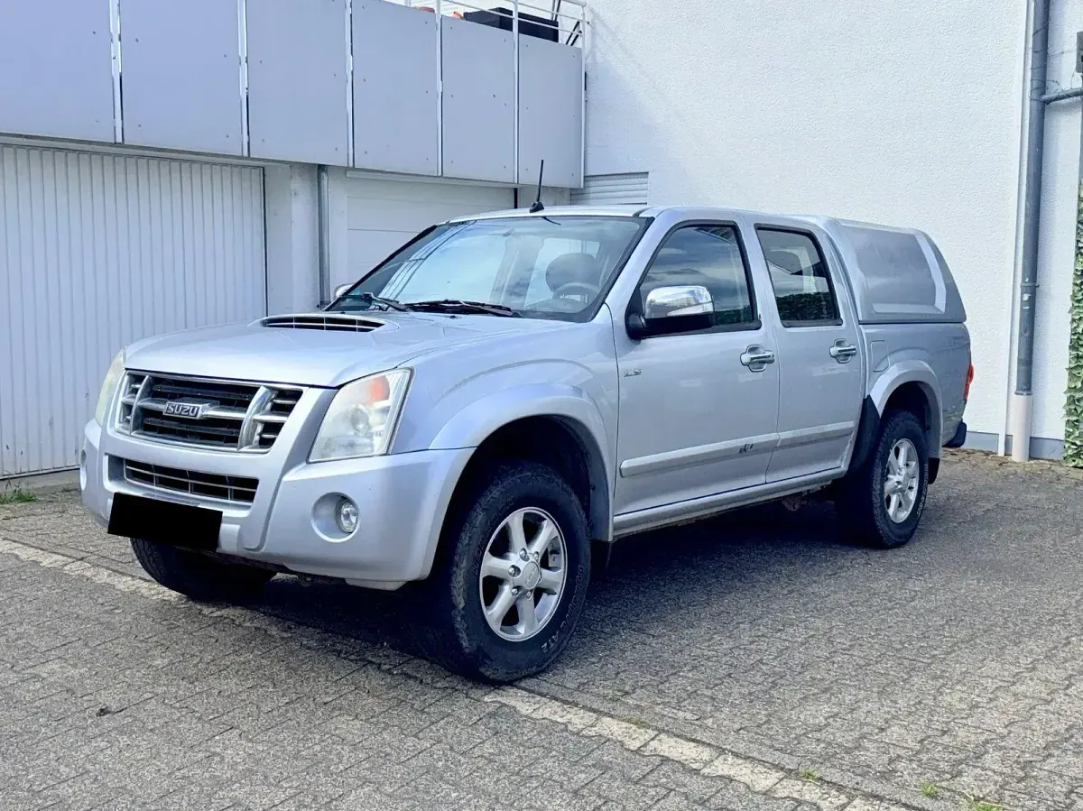 Gebraucht Isuzu D-Max 163 PS (119 kW) 2010 Silber Pickup