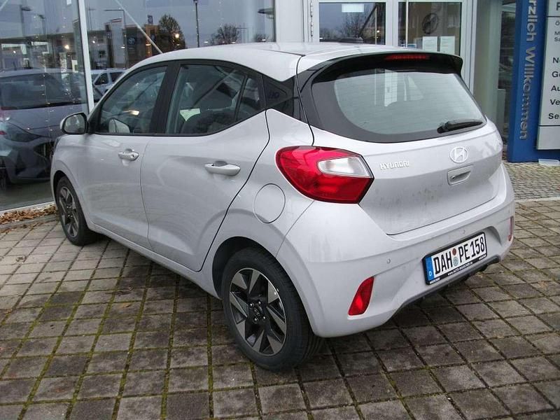 Gebraucht Hyundai i10 Trend 79 PS (58 kW) 2025 Lumen grey metallic Kleinwagen