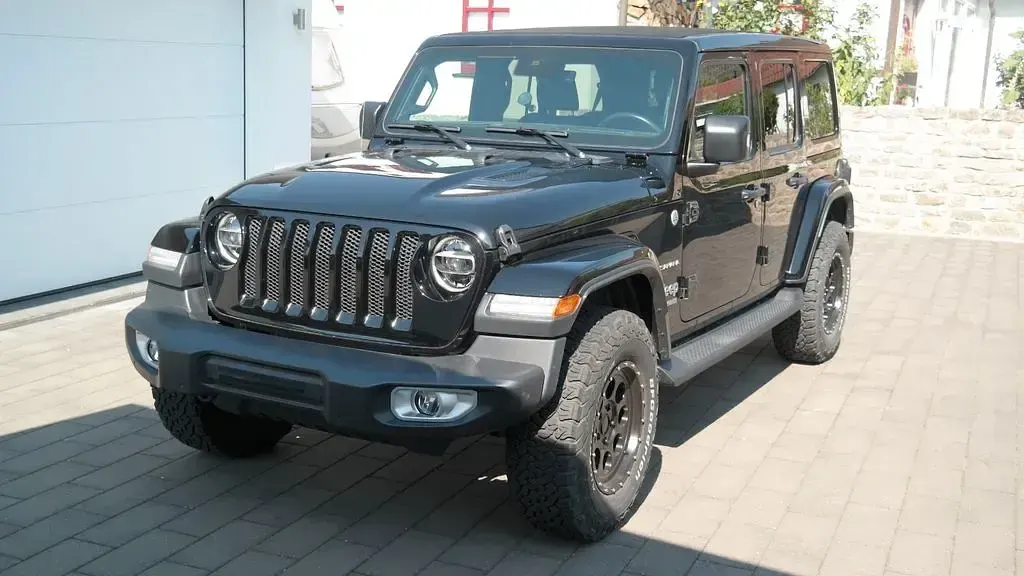 Gebraucht Jeep Wrangler Sahara 200 PS (147 kW) 2020 Schwarz SUV