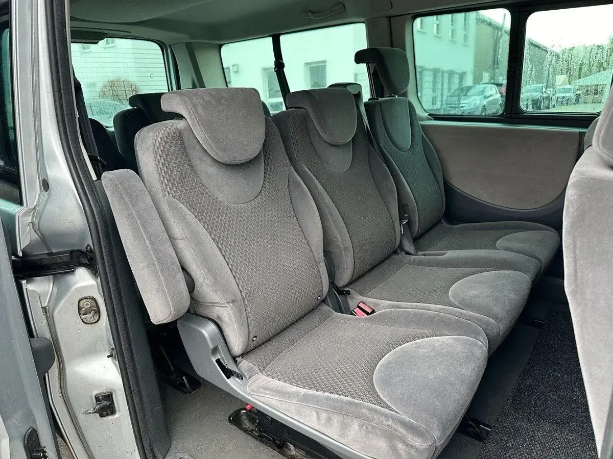 Gebraucht Peugeot TePee Premium 136 PS (100 kW) 2008 Silber Van / Kleinbus