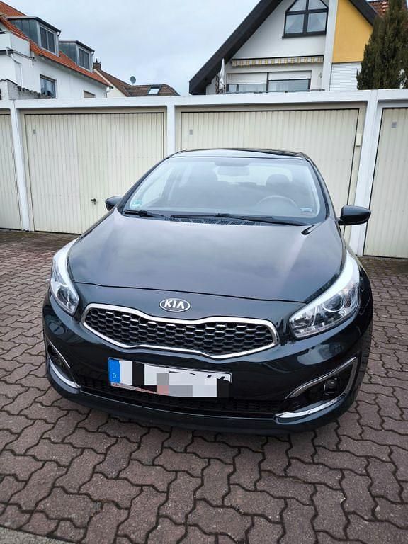 Gebraucht Kia Ceed DREAM-TEAM Edition 101 PS (74 kW) 2018 Schwarz Kleinwagen