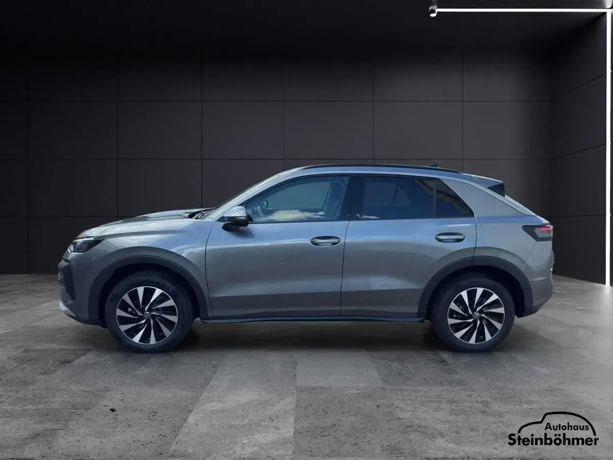 Neu VW T-Roc Life 116 PS (85 kW) 2026 Grenadillschwarz (schwarz) SUV