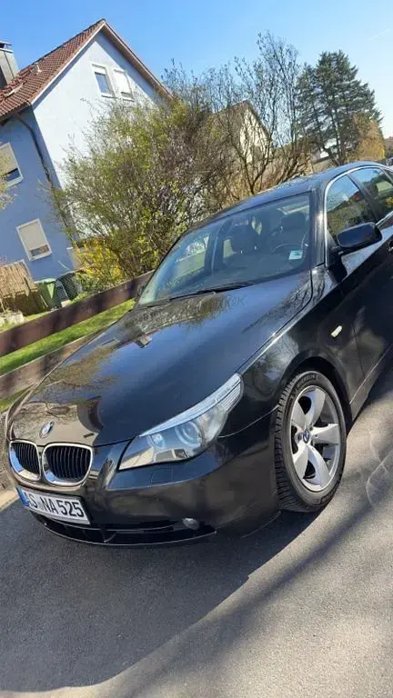Gebraucht BMW 525 Sport Line 192 PS (141 kW) 2004 Schwarz Limousine