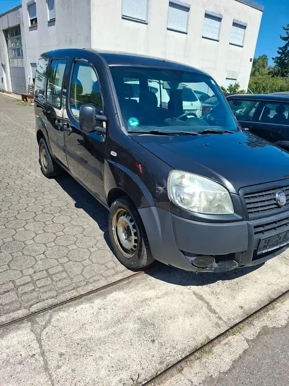 Gebraucht Fiat Doblò Dynamic 120 PS (88 kW) 2009 Braun Van / Kleinbus