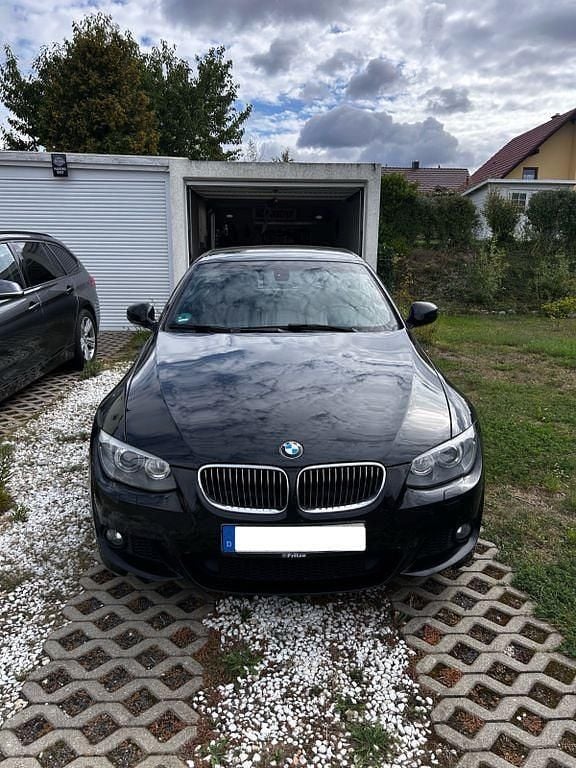 Schwarz Gebraucht 2013 BMW 320 Cabriolet Exclusive Cabrio | 13.000 € (Fairer Preis) - Bild 1/4