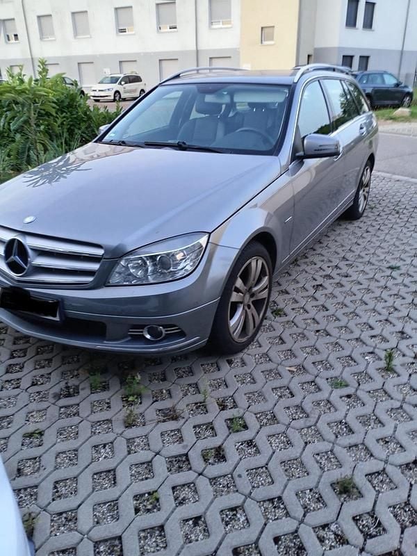 Grau Gebraucht 2011 Mercedes C200 Kombi | 7.300 € (Etwas zu teuer) - Bild 1/4