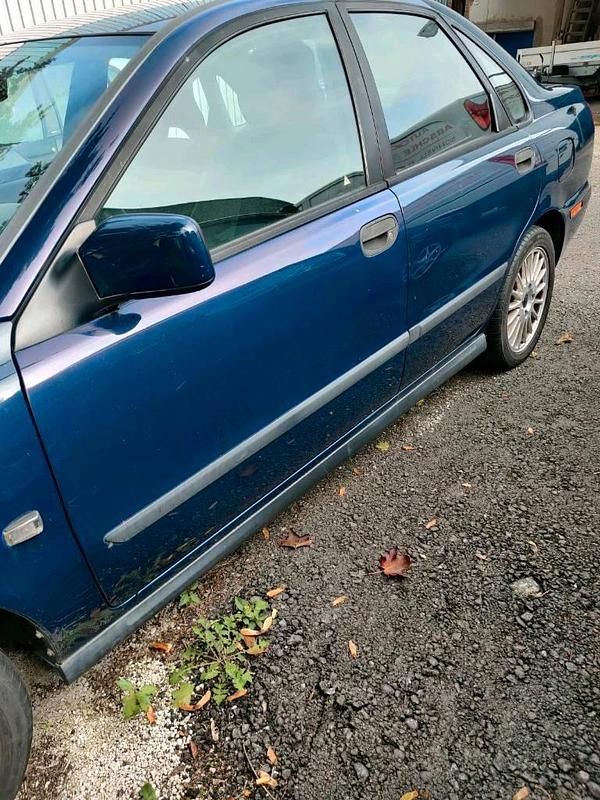Usata Volvo S40 135 CV (99 kW) 2000 Blu Berlina