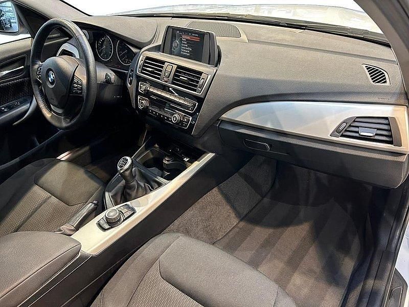Gebraucht BMW 118 Advantage 136 PS (100 kW) 2016 Mineralweiss metallic Kleinwagen