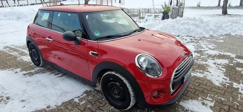 Gebraucht Mini ONE 102 PS (75 kW) 2019 Rot Kleinwagen