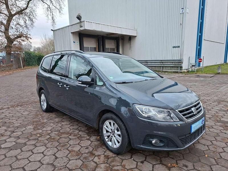 Uranograu Gebraucht 2018 Seat Alhambra Style Van / Kleinbus | 9.900 € (Fairer Preis) - Bild 1/4