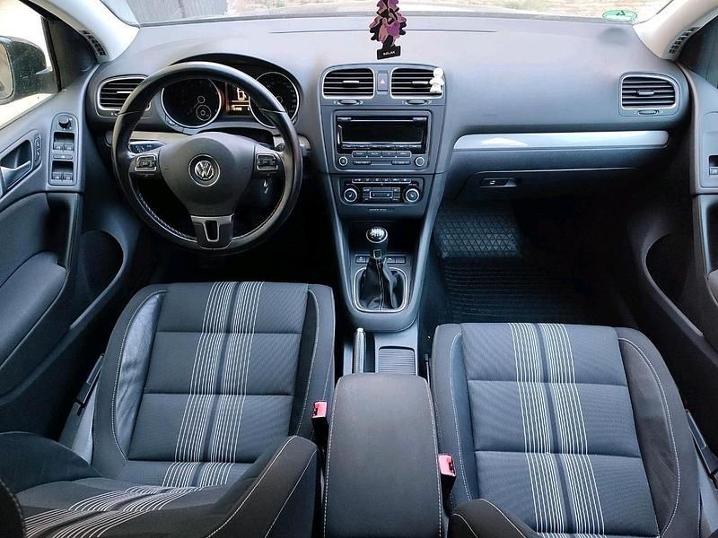 Gebraucht VW Golf VI Edition 105 PS (77 kW) 2012 Schwarz Kleinwagen