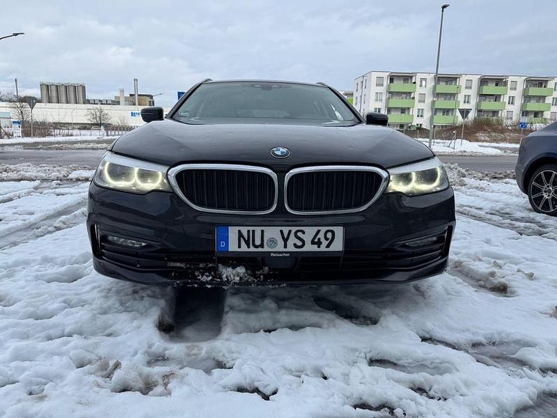 Gebraucht BMW 520 Sport Line 190 PS (139 kW) 2017 Schwarz Kombi