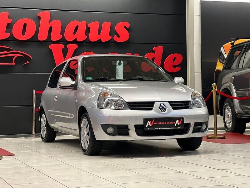 Gebraucht Renault Clio II Campus 58 PS (42 kW) 2007 Silber Kleinwagen