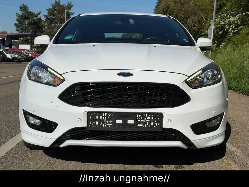Gebraucht Ford Focus ST-Line 125 PS (91 kW) 2018 Weiß Limousine