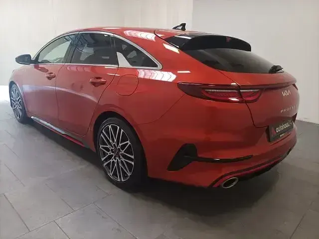 Używany Kia ProCeed GT 204 KM (150 kW) 2022 Pomarańczowy Kombi