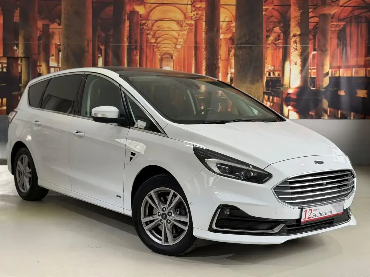 Gebraucht Ford S-MAX Titanium 190 PS (139 kW) 2020 Weiß Van / Kleinbus
