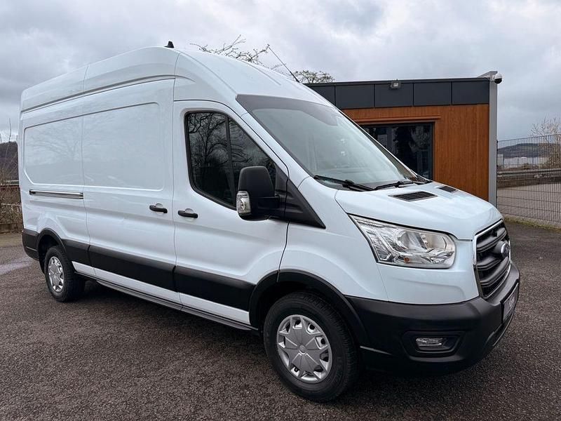 Gebraucht Ford Transit Trend 131 PS (96 kW) 2020 Weiß Van / Kleinbus