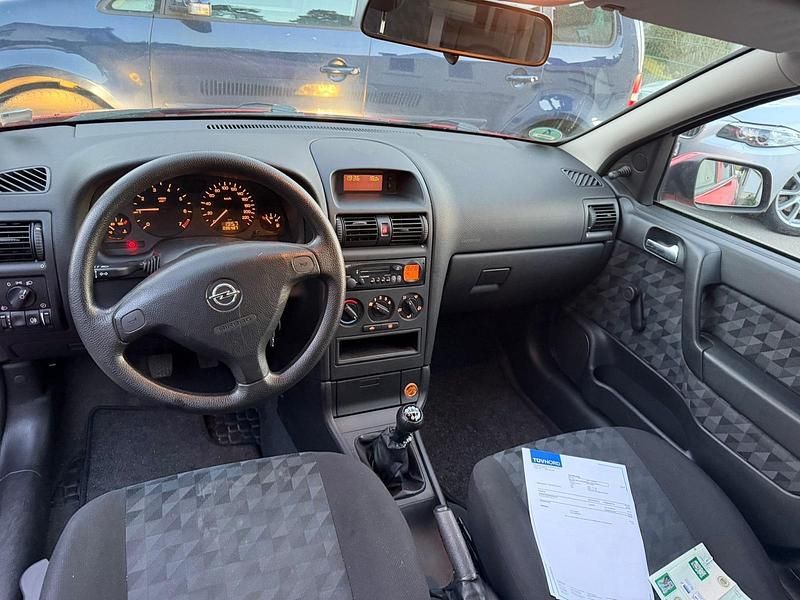 Second-hand Opel Astra 84 CP (61 kW) 2001 Roșu Break