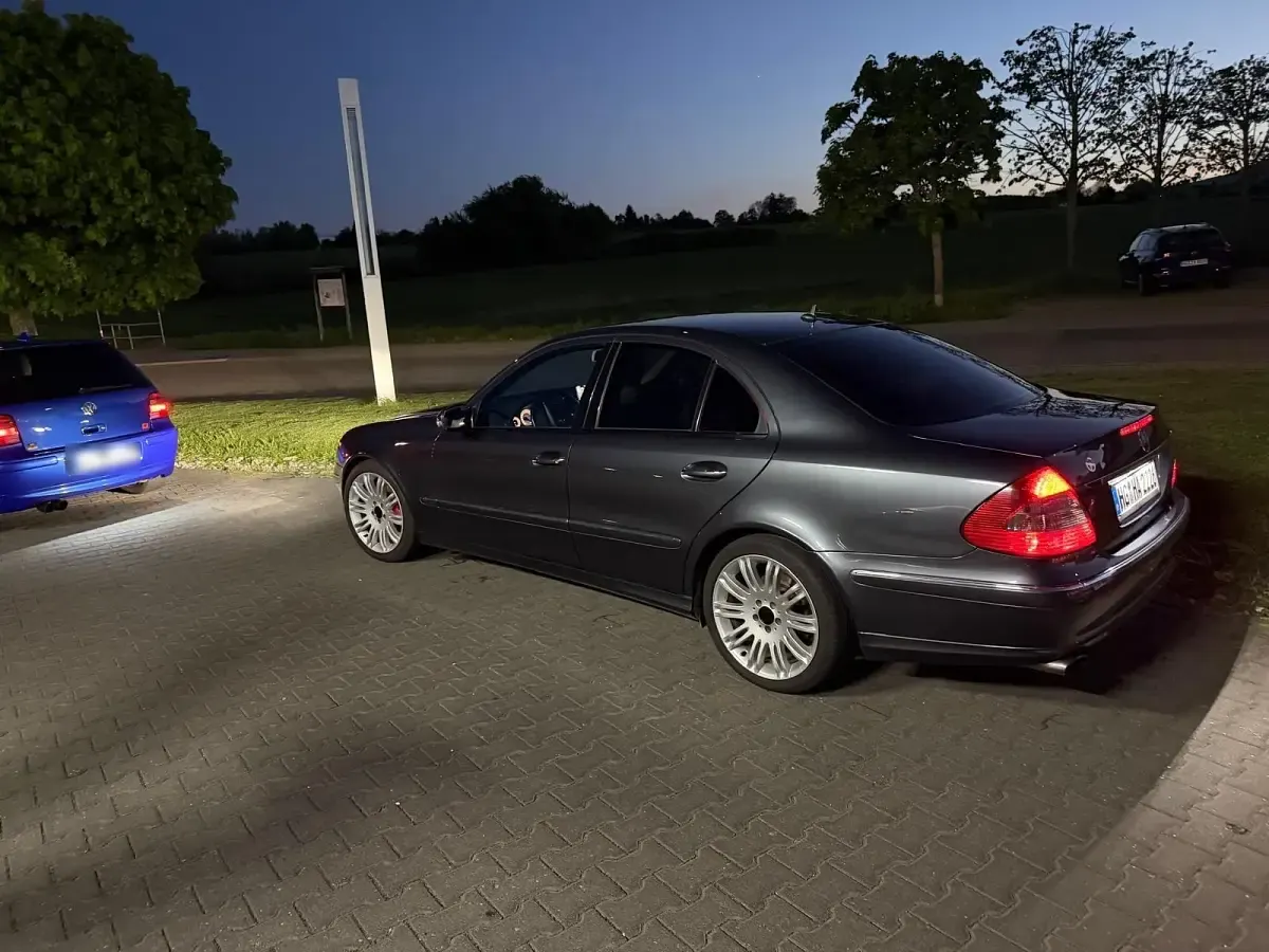 Usata Mercedes E280 190 CV (139 kW) 2009 Grigio Berlina