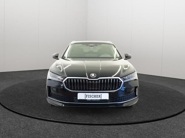 Neu Skoda Superb LAURIN & KLEMENT 193 PS (141 kW) 2026 Schwarz Kombi