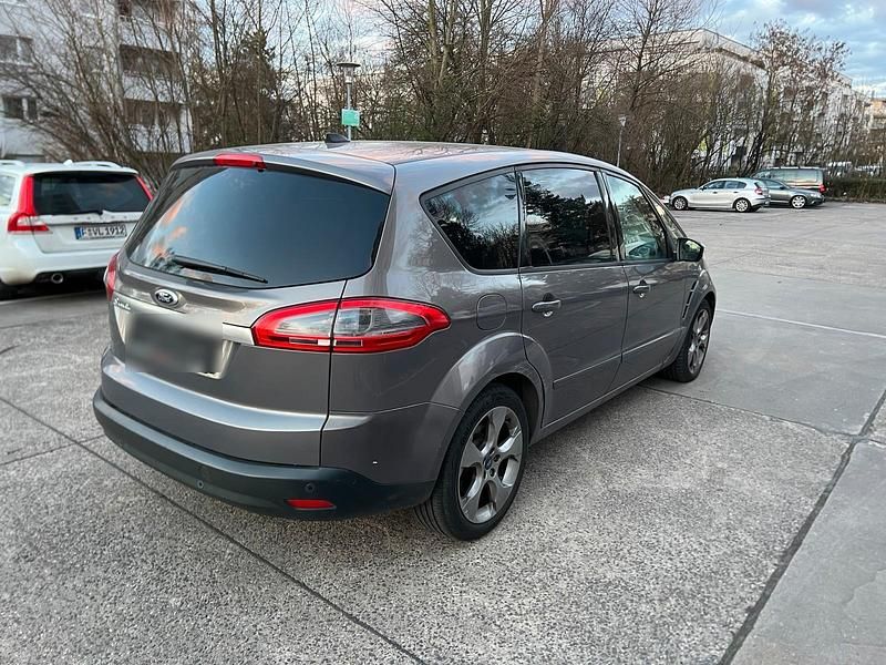 Gebraucht Ford S-MAX S 140 PS (102 kW) 2014 Braun Van / Kleinbus