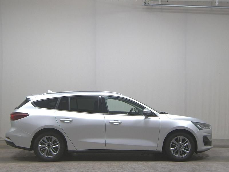 Gebraucht Ford Focus Titanium X 116 PS (85 kW) 2024 Polarsilber metallic Limousine