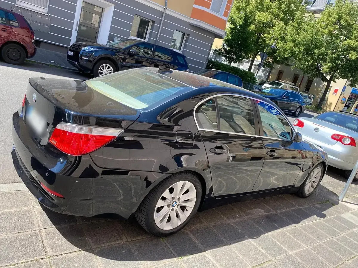 Gebraucht BMW 523 190 PS (139 kW) 2006 Schwarz Limousine