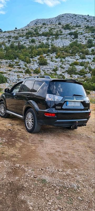 Gebraucht Mitsubishi Outlander 177 PS (130 kW) 2012 Schwarz SUV