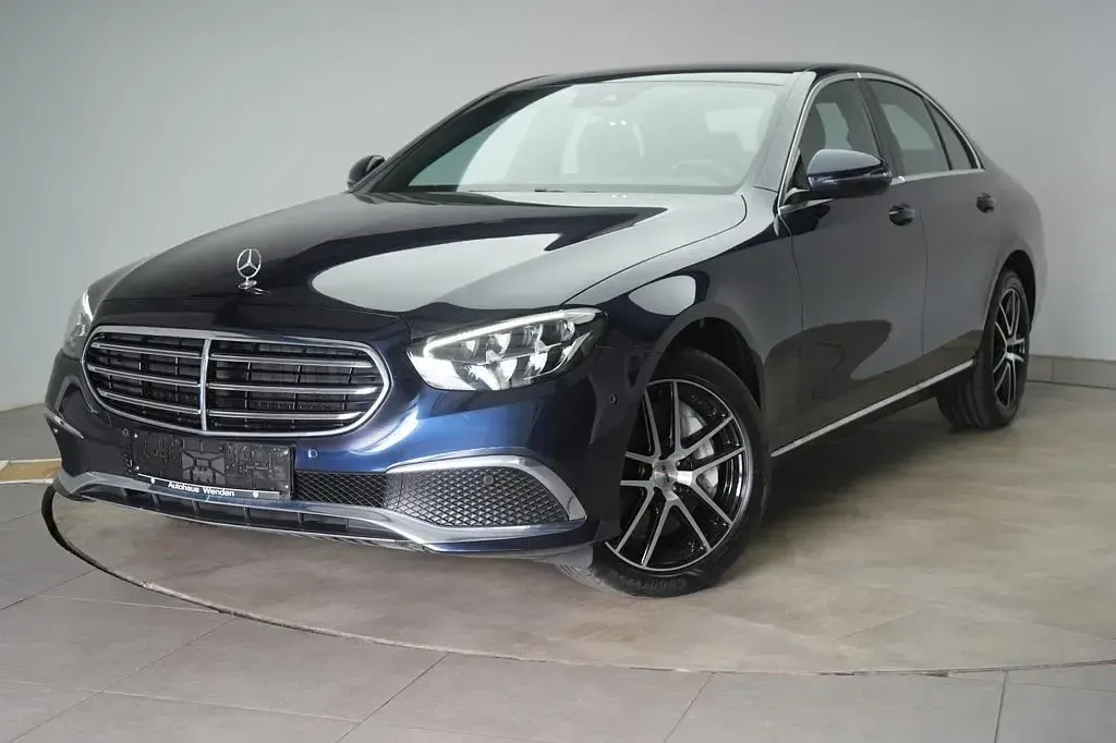 Gebraucht Mercedes E400 330 PS (242 kW) 2021 Blau Limousine