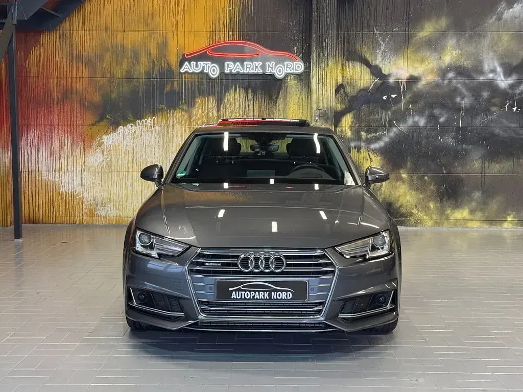 Gebraucht Audi A4 Sport 231 PS (169 kW) 2019 Grau Limousine