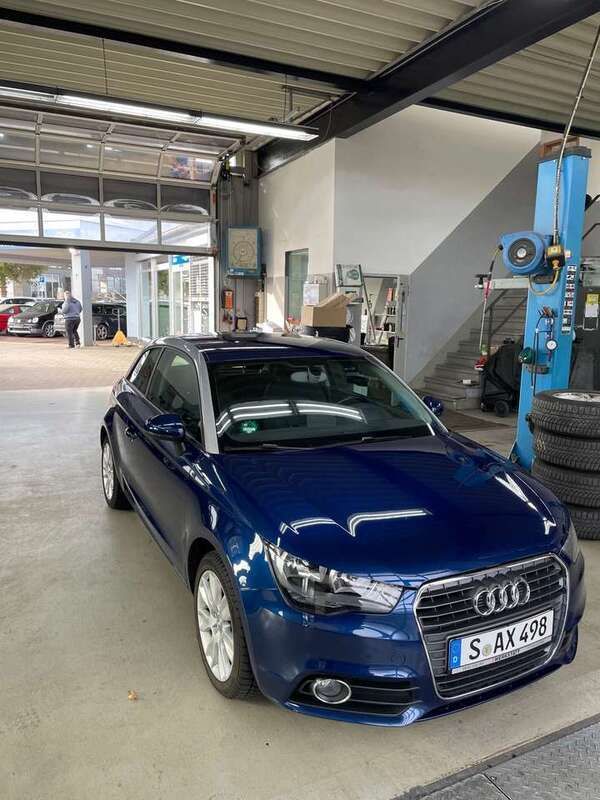 Blau Gebraucht 2014 Audi A1 Design Kleinwagen | 12.580 € (Etwas zu teuer) - Bild 1/4