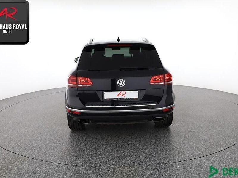 Gebraucht VW Touareg Executive 204 PS (150 kW) 2016 Deep black SUV